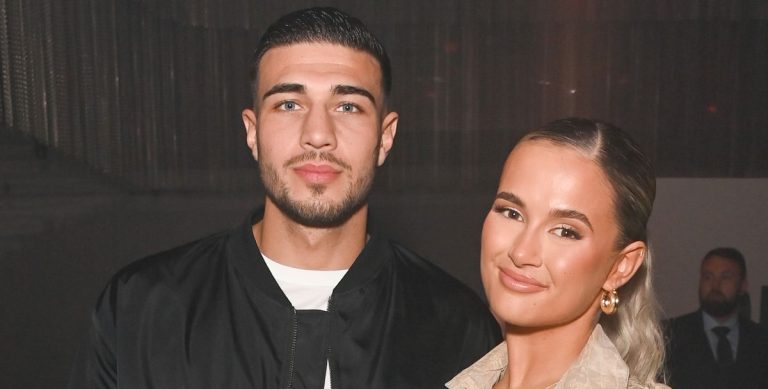 Molly-Mae Hague publie une adorable photo avec Tommy Fury après son combat contre KSI
