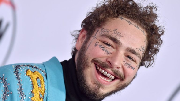 LOS ANGELES, CA - OCTOBER 09: Post Malone attends the 2018 American Music Awards at Microsoft Theater on October 9, 2018 in Los Angeles, California. (Photo by Axelle/Bauer-Griffin/FilmMagic)