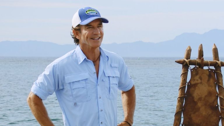 Jeff Probst hosting Survivor 