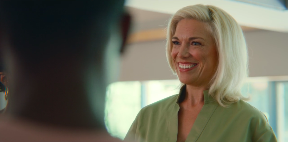 Hannah Waddingham dans le rôle de Sofia Marchetti dans l'éducation sexuelle sur Netflix