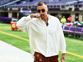 Travis Kelce prend la pose sur Instagram