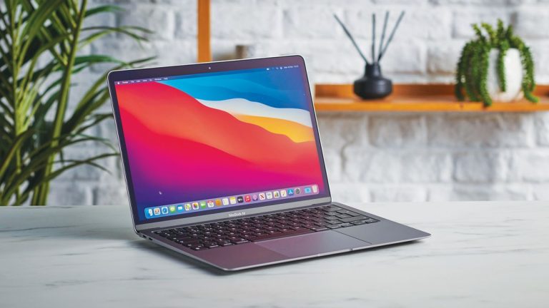 Apple pourrait lancer un MacBook bon marché en 2024 : cela inversera-t-il la tendance à la baisse des ventes ?