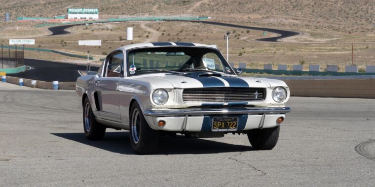 Problèmes de la vieille école, solutions de la vieille école : nous aidons à tester aérodynamiquement une Mustang