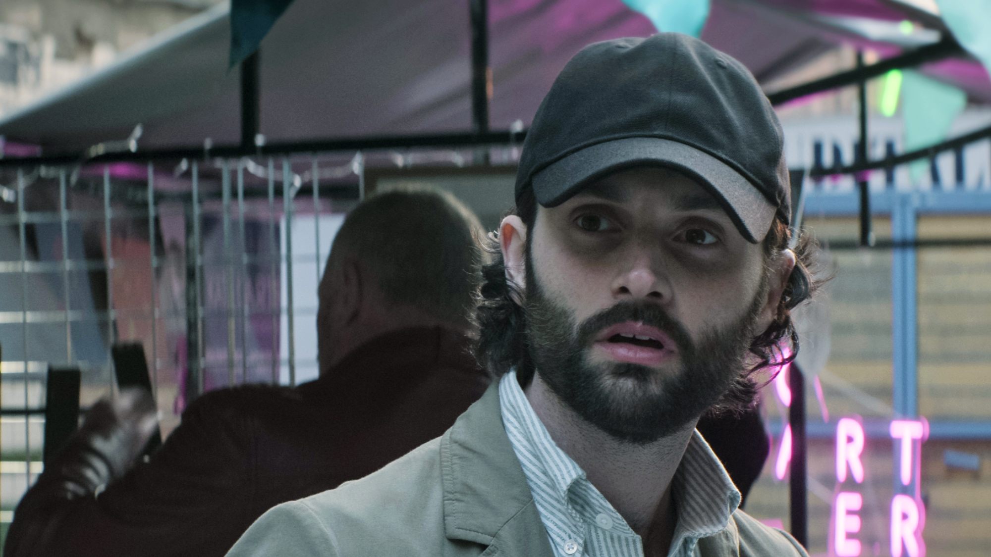 Penn Badgley dans le rôle de Joe Goldberg dans You saison 4