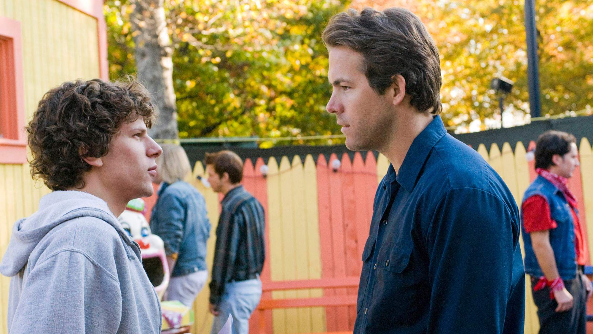 Jesse Eisenberg et Ryan Reynolds dans Adventureland