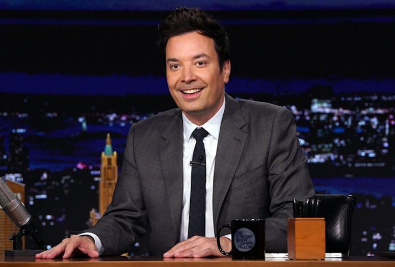 Alors que « Tonight Show » revient, la maman de Jimmy Fallon parle des allégations sur le lieu de travail – TVLine