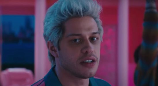 Après la chanson hilarante de Barbie de Pete Davidson sur SNL, Flo passe d'une réaction amusante partagée progressive à leur relation rumeur