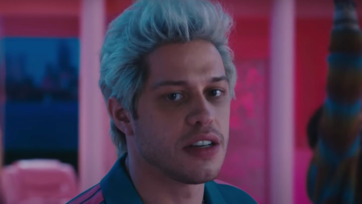 Après la chanson hilarante de Barbie de Pete Davidson sur SNL, Flo passe d'une réaction amusante partagée progressive à leur relation rumeur
