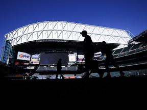 Les Texas Rangers s'entraînent avant le premier match de la série de championnats entre les Astros de Houston et les Texas Rangers au Minute Maid Park le 14 octobre 2023 à Houston, Texas.