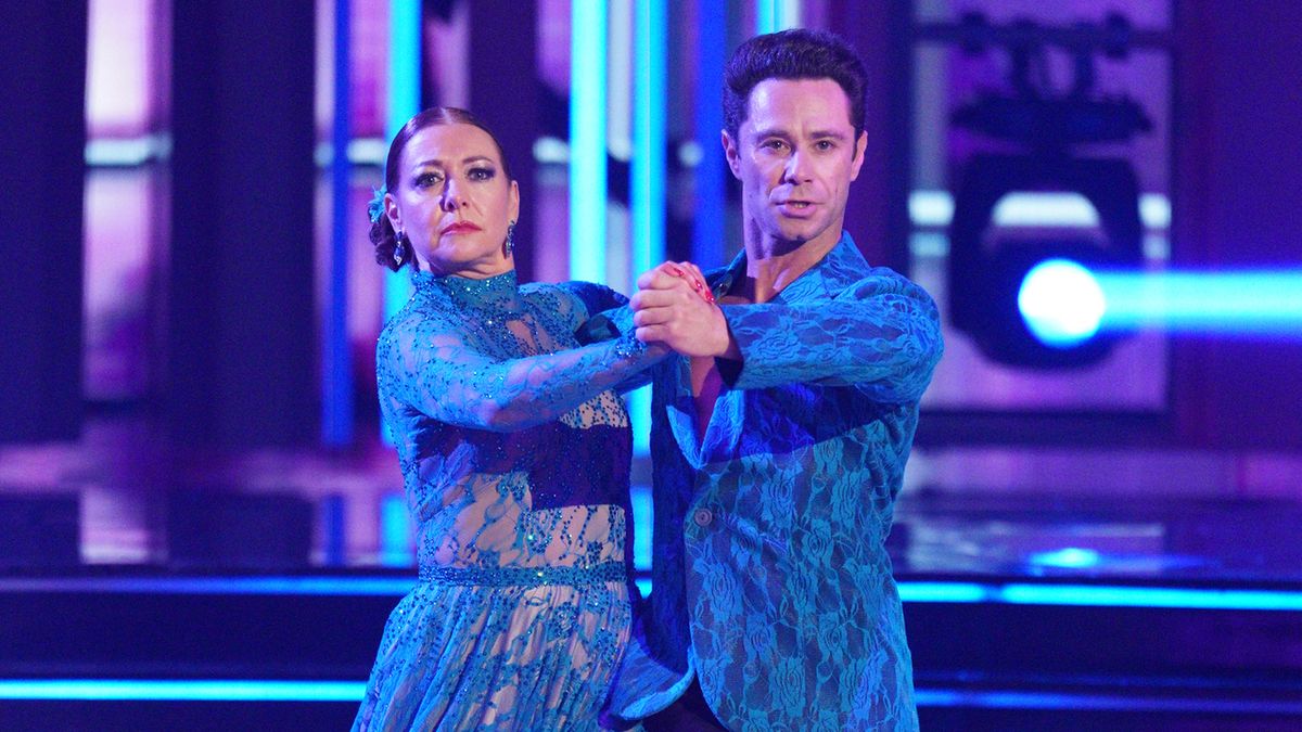 Alyson Hannigan and Sasha Farber on Dancing with the Stars