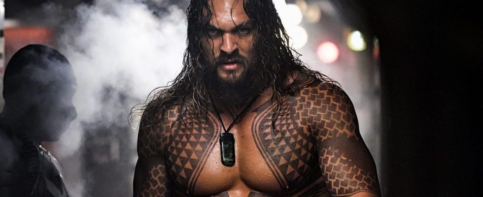 Shirtless Jason Momoa walking through submarine in Aquaman movie