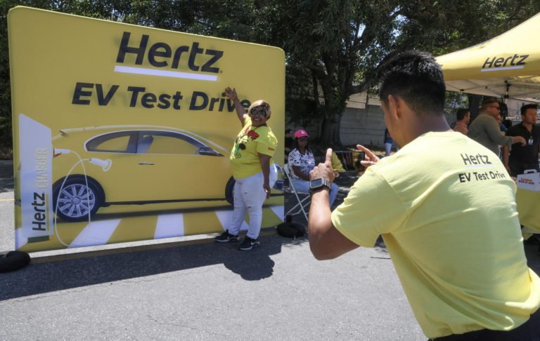 Hertz décide de ralentir son expansion dans les véhicules électriques