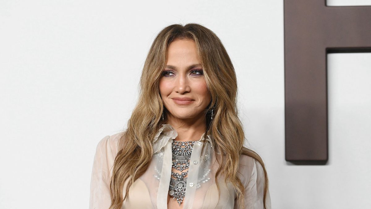 JLo a montré sa ligne de lingerie et elle est magnifique, comme d'habitude 
