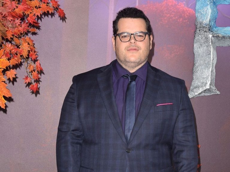 Josh Gad a une « urgence médicale » et se retire du spectacle à Broadway