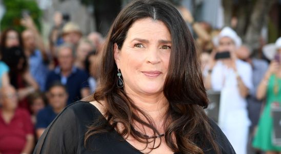 Julia Ormond, star du spin-off de Walking Dead, poursuit Harvey Weinstein et Disney pour agression sexuelle