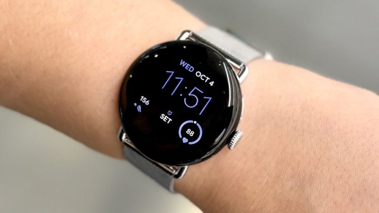 La Google Pixel Watch 2 a fière allure, mais il y a un gros problème