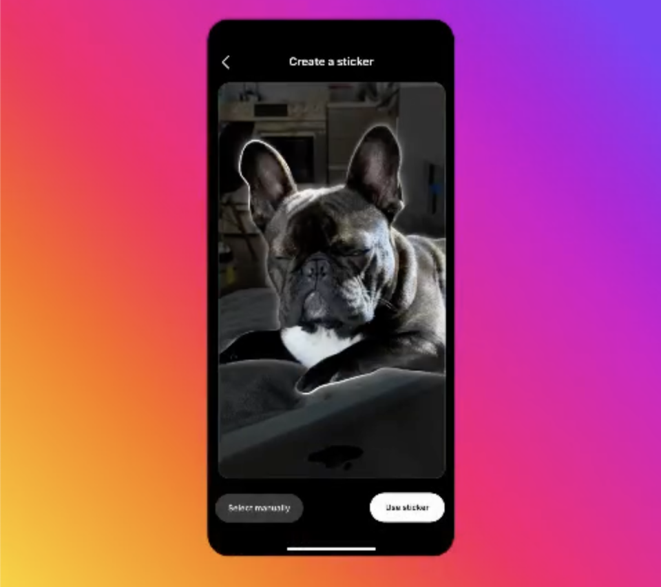 Une démonstration de l'outil de création d'autocollants d'Instagram montrant un bouledogue français sélectionné comme autocollant