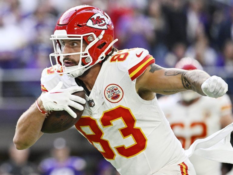 La star des Chiefs Travis Kelce revient au match contre les Vikings après une blessure à la cheville droite