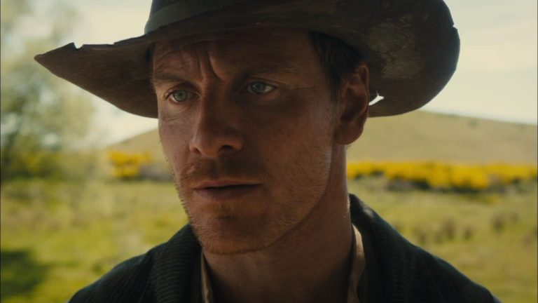 Le créateur de True Detective a écrit un western de Michael Fassbender qui est devenu, d'une manière ou d'une autre, un nouveau Magnificent Seven
