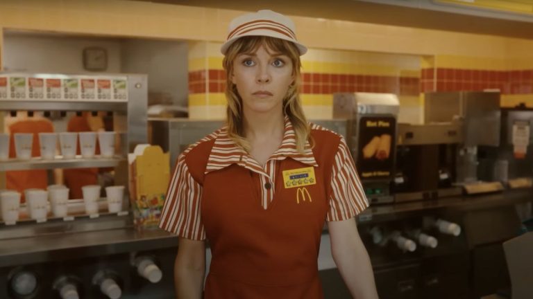 Le créateur de costumes de Loki discute de l'aspect « drôle » de la conception de l'uniforme McDonald's de Sylvie
