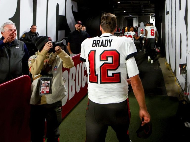 Le maillot de Tom Brady du dernier match avec Bucs sera mis aux enchères