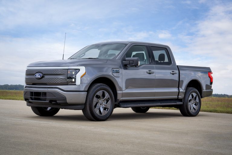 Le nouveau F-150 Lightning Flash de Ford a une portée de 320 milles et une conduite mains libres sur autoroute