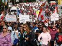 OTTAWA - le 20 septembre 2023 - Des milliers de personnes se sont rassemblées mercredi pour la manifestation et la contre-manifestation 1MillionMarch4Children et Ne touchez pas à nos enfants au centre-ville d'Ottawa.  Les manifestations ont débuté dans le cadre d'un certain nombre de rassemblements contre les droits des transgenres qui se tiendront mercredi à travers le Canada.