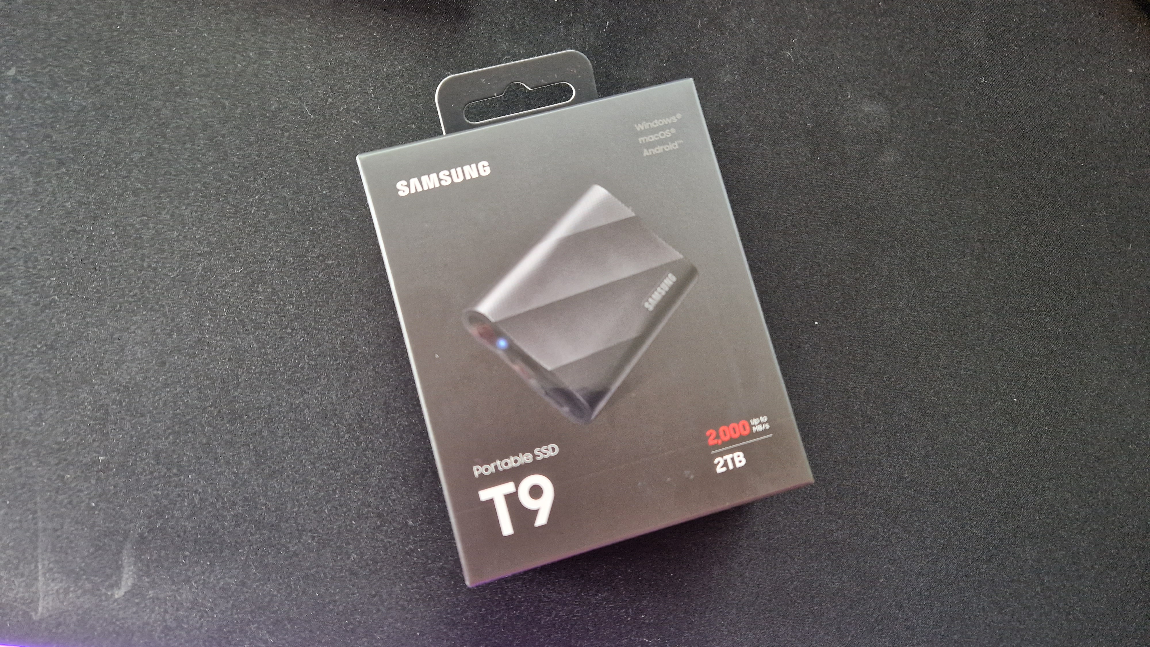 SSD portable Samsung T9 dans sa boîte