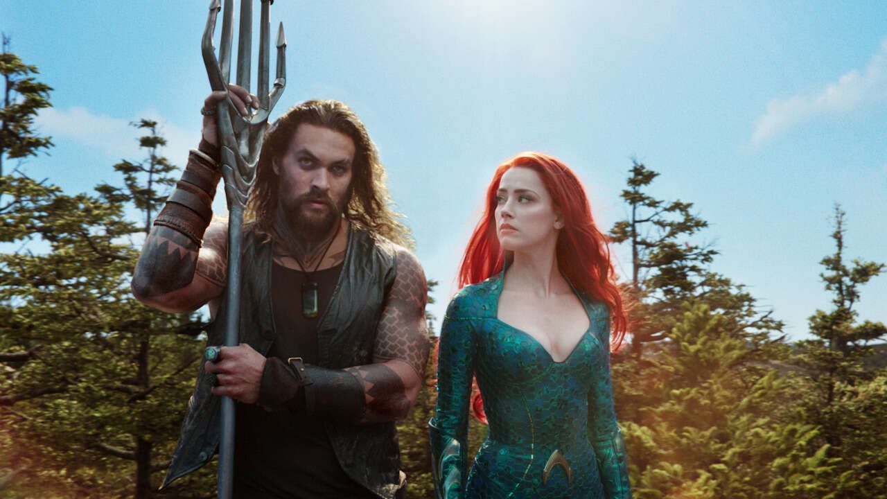 Le rapport Aquaman 2 allègue que Jason Momoa habillé comme Johnny Depp et voulait qu'Amber Heard soit viré
