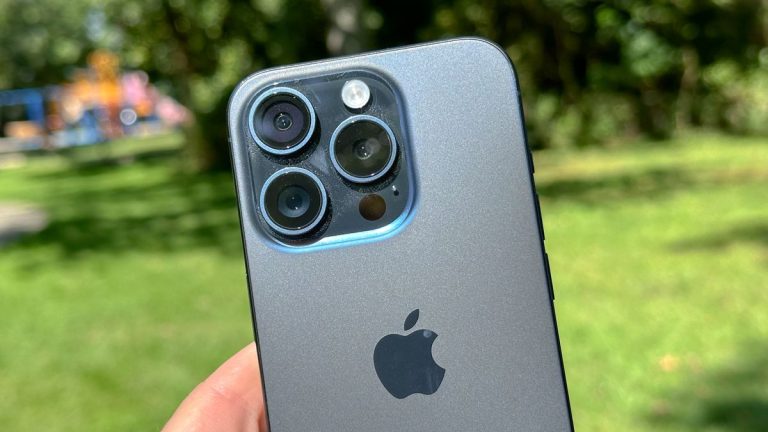 Les iPhone 15 se cassent après la recharge sans fil dans les BMW – ce que nous savons