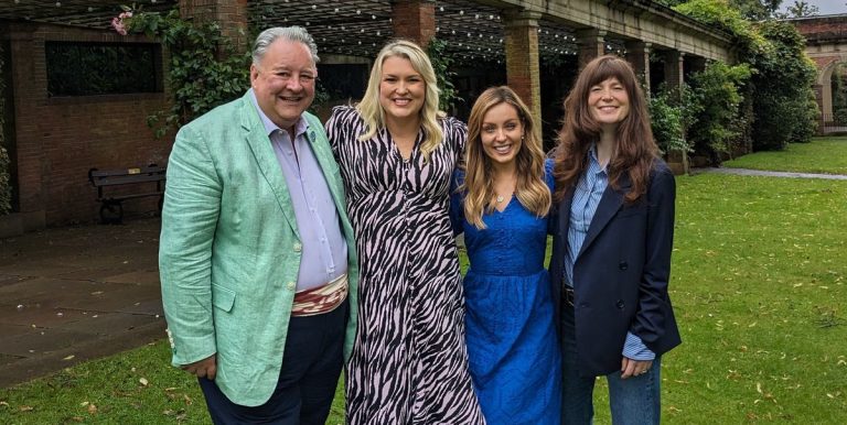 Les stars de Strictly et Love Island rejoignent la programmation de Celebrity Antiques Road Trip
