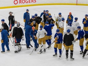 Les Oilers portaient leur nouvel équipement pour la Classique Héritage qui se jouera le 28 octobre.  Prise le vendredi 13 octobre 2023 à Edmonton.