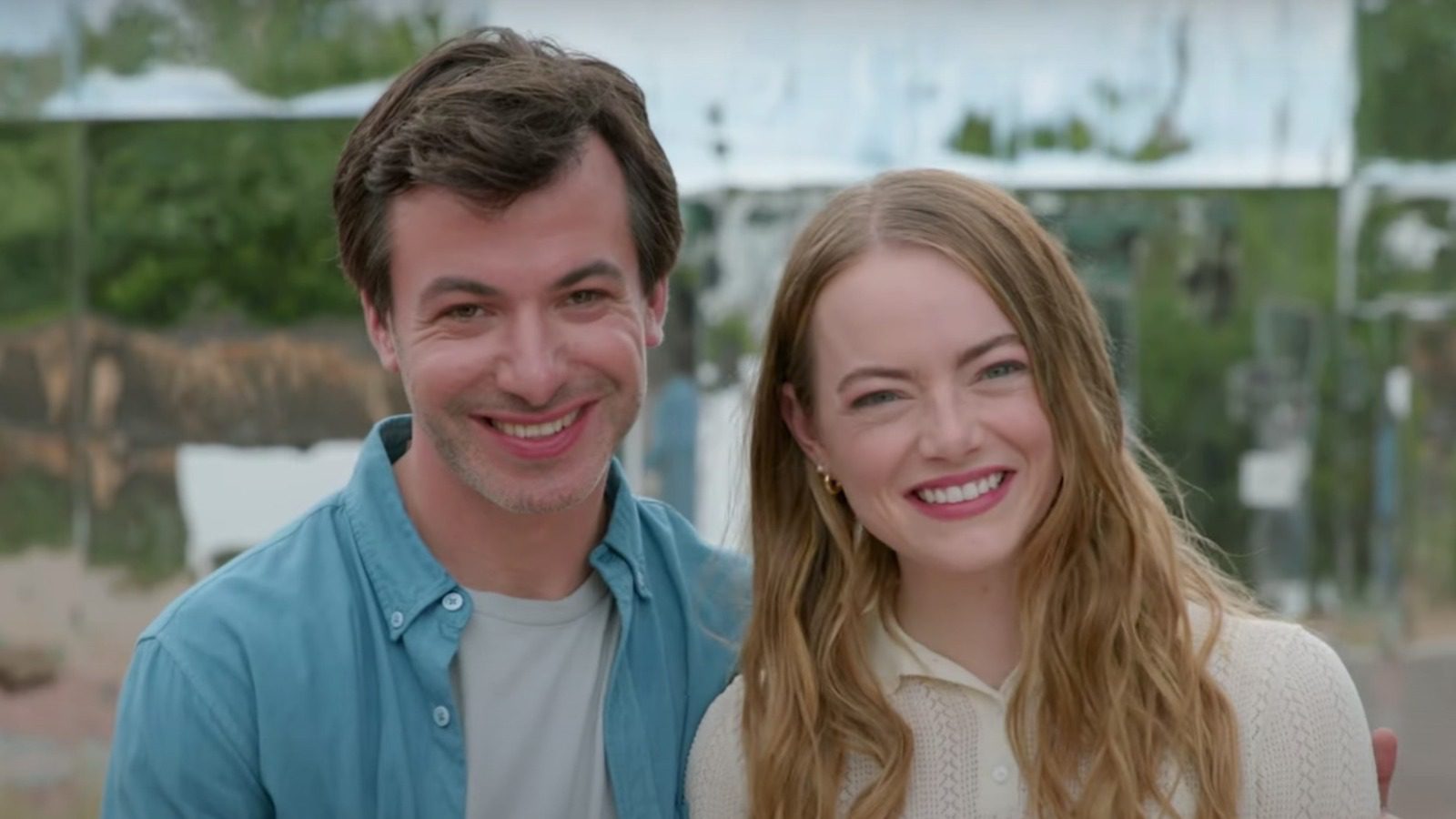 Nathan Fielder, Emma Stone et Benny Safdie deviennent bizarres dans la bande-annonce de The Curse
