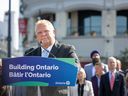 Le premier ministre de l'Ontario, Doug Ford, annonce qu'il reviendra sur la décision de son gouvernement d'ouvrir la Ceinture de verdure aux promoteurs lors d'une conférence de presse à Niagara Falls, en Ontario, le jeudi 21 septembre 2023. LA PRESSE CANADIENNE/Tara Walton