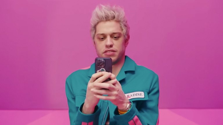 Saturday Night Live donne à Pete Davidson sa propre version de la chanson Ken de Barbie
