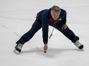 Stu Cowan : l’entraîneur Martin St. Louis prêche la positivité avec les Canadiens