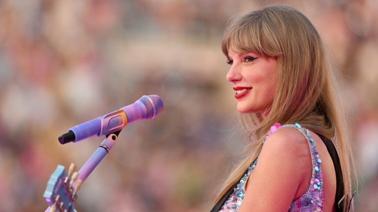 Taylor Swift : La tournée Eras remporte une journée d'ouverture enchantée de 39 millions de dollars au box-office
