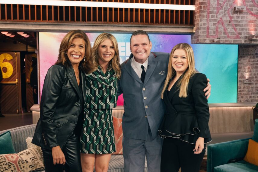 Hoda Kotb, Jenna Bush Hager, Noel Maguire et Kelly Clarskon pour « The Kelly Clarkson Show » 