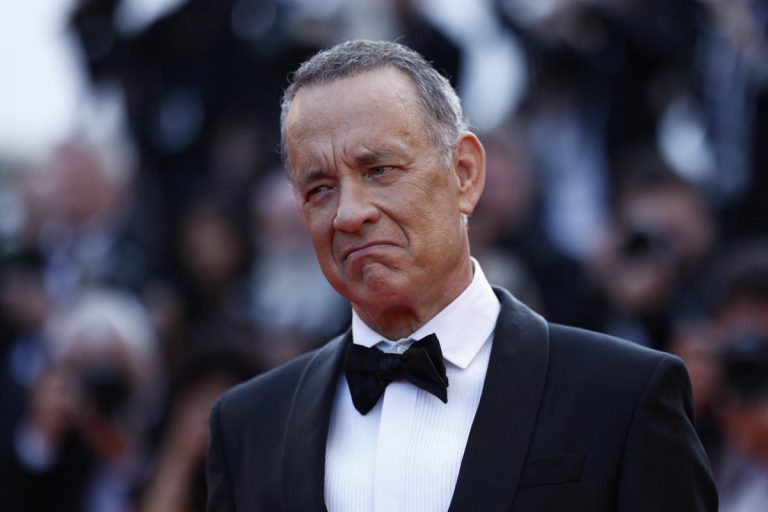 Tom Hanks dénonce une publicité dentaire pour avoir utilisé sa ressemblance avec l’IA