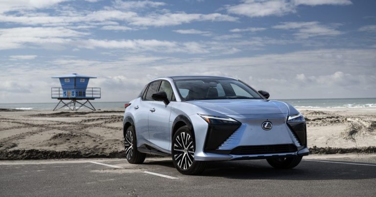 Toyota et Lexus implémenteront le connecteur NACS de Tesla sur les futurs véhicules électriques