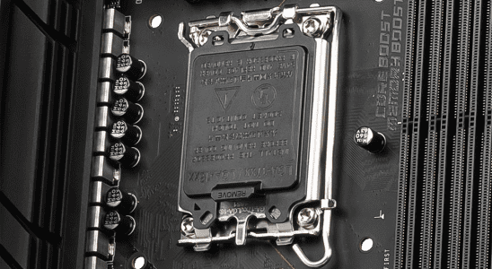 MSI Z690 Carbon WIFI socket