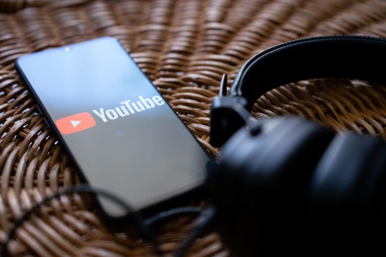 YouTube Music vous permet désormais de générer votre propre illustration de playlist AI