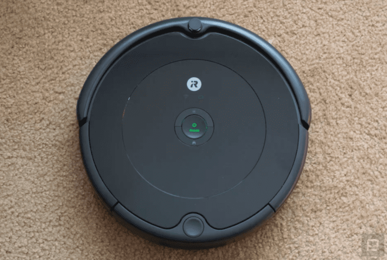 L’accord anticipé d’Amazon pour le Black Friday fait chuter le Roomba 694 d’iRobot à un niveau record de 159 $