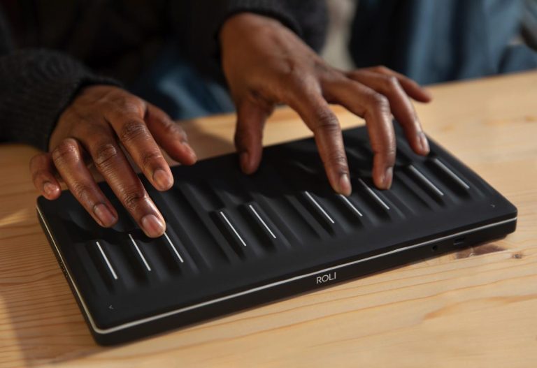 Roli rend ses claviers MIDI MPE spongieux abordables et portables (encore une fois)