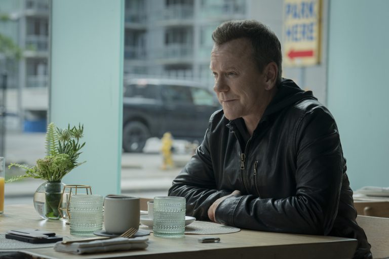 Rabbit Hole : annulé, pas de saison deux pour le drame d'espionnage de Kiefer Sutherland sur Paramount+
