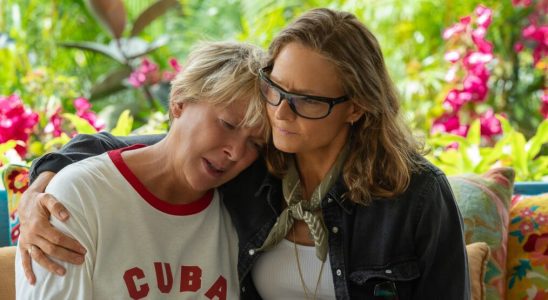 Annette Bening and Jodie Foster in