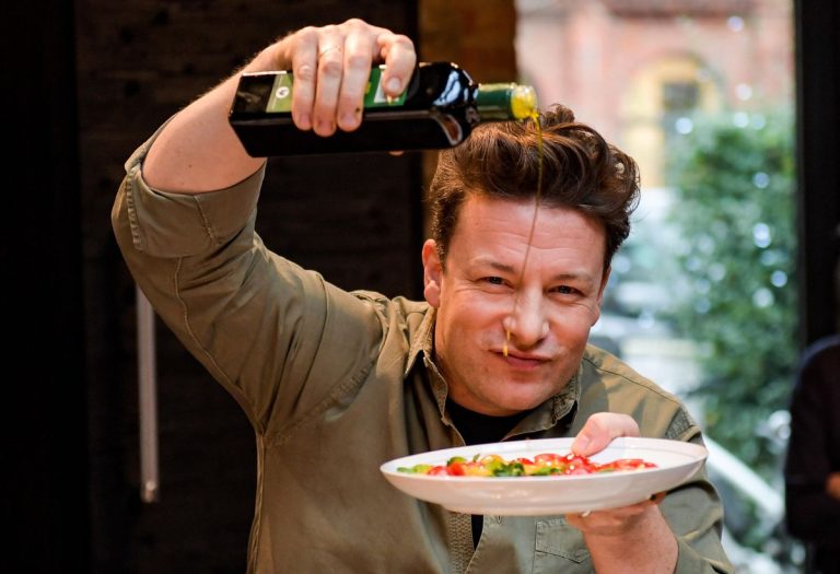 La cuisine sur roues de Jamie Oliver s’inspire de la tendance populaire « Cabincore »