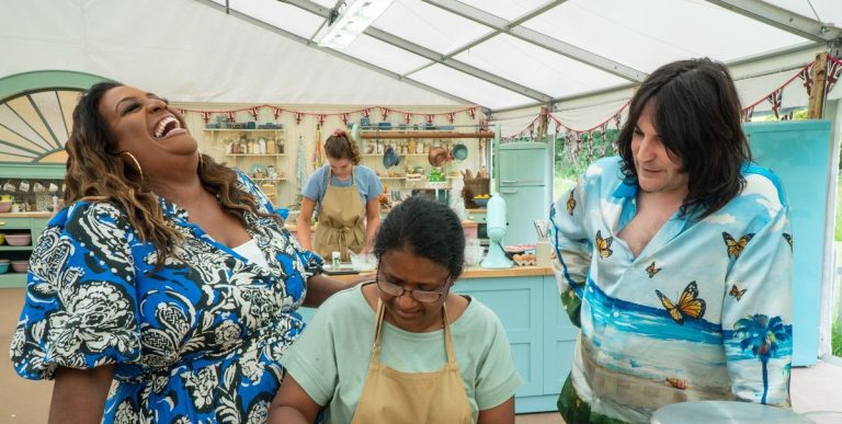 Noel Fielding marque Bake Off défiant un "accident de voiture" après des résultats désastreux
