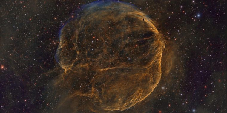 Daily Telescope : Une vue spectaculaire d’un reste de supernova vieux de 10 000 ans