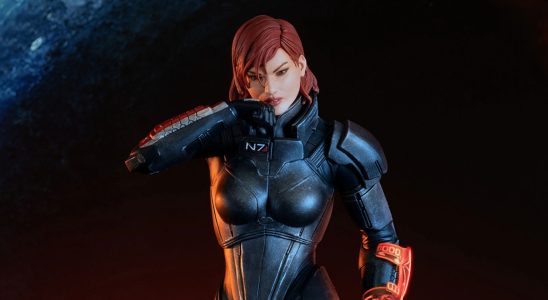 BioWare corrige sa grosse bévue avec cette statue Mass Effect Day Shepard